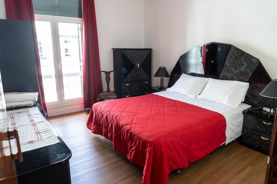 Bed, Bedroom, Dinner, wardrobe
