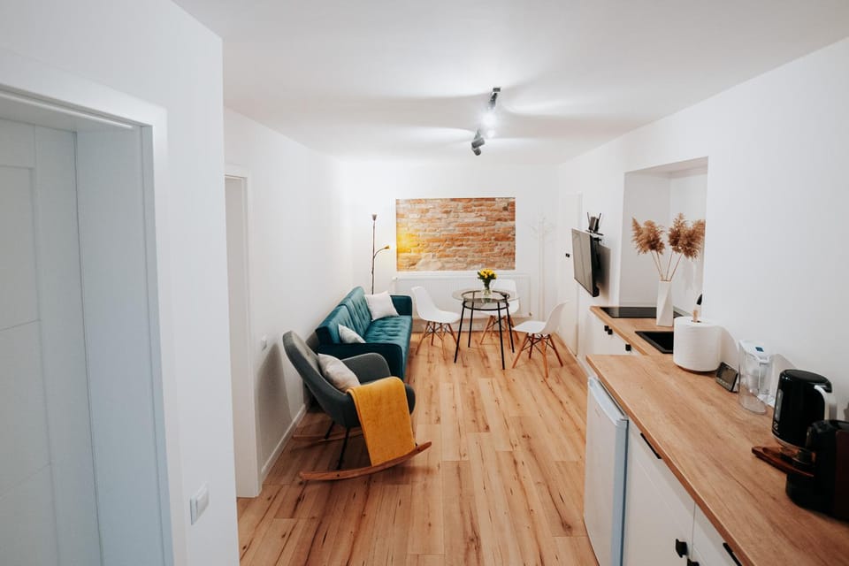 Kitchen or kitchenette, Living room
