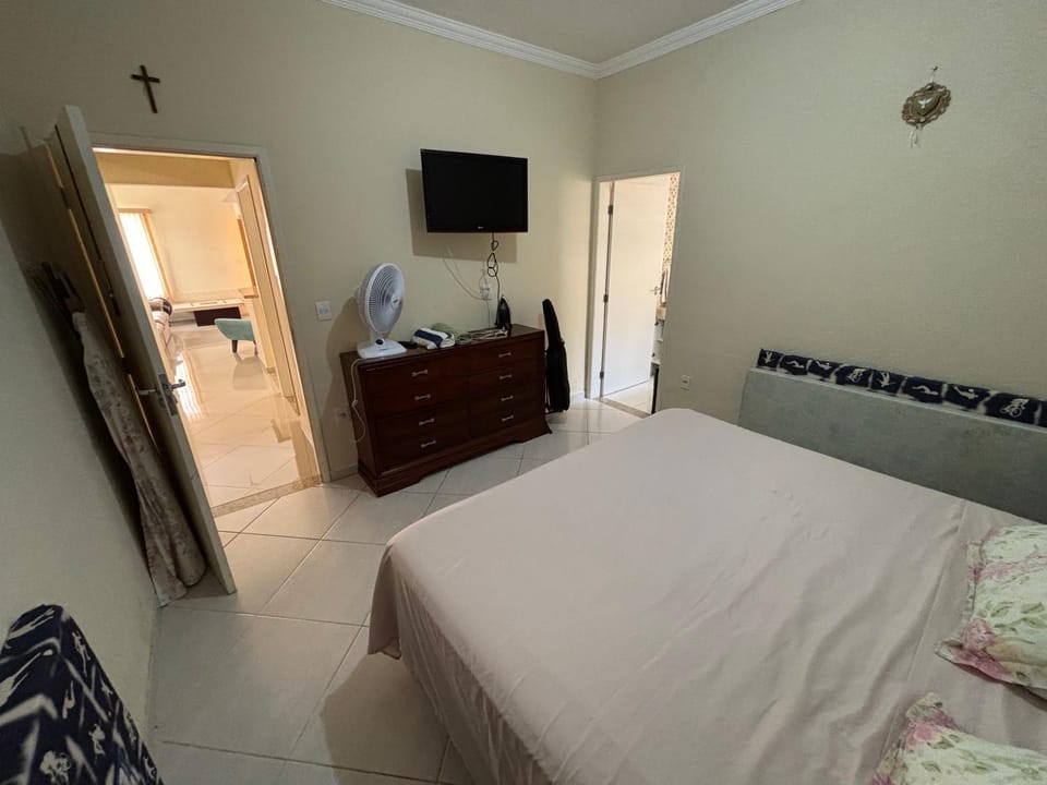 Casa com piscina em condomínio House in State of São Paulo