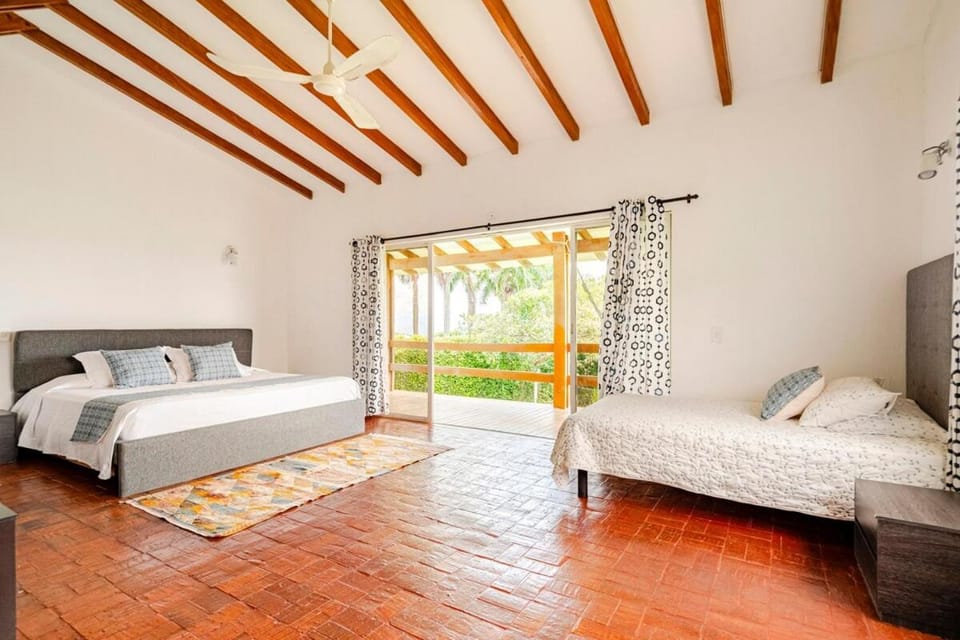 Casa en Cerritos con Piscina y 4 habitaciones House in Risaralda