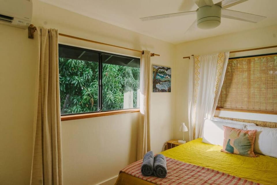 Magic Sands Beach Bungalow House in Big Island