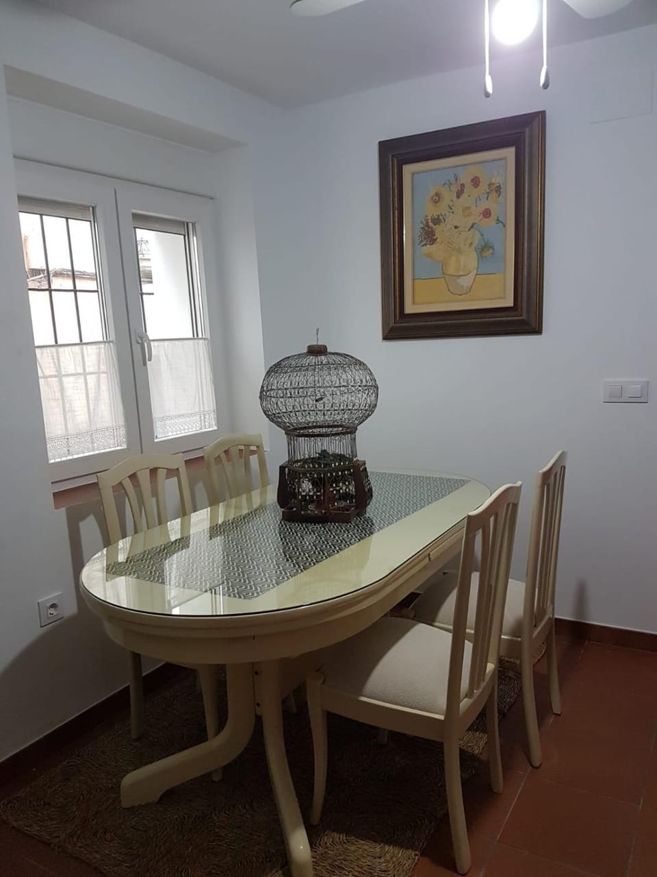 Seating area, Dining area, fireplace