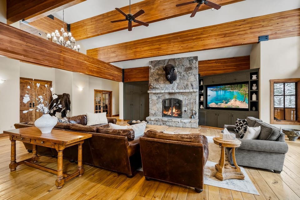 Large Luxury 6 bedroom Family Home House in Incline Village