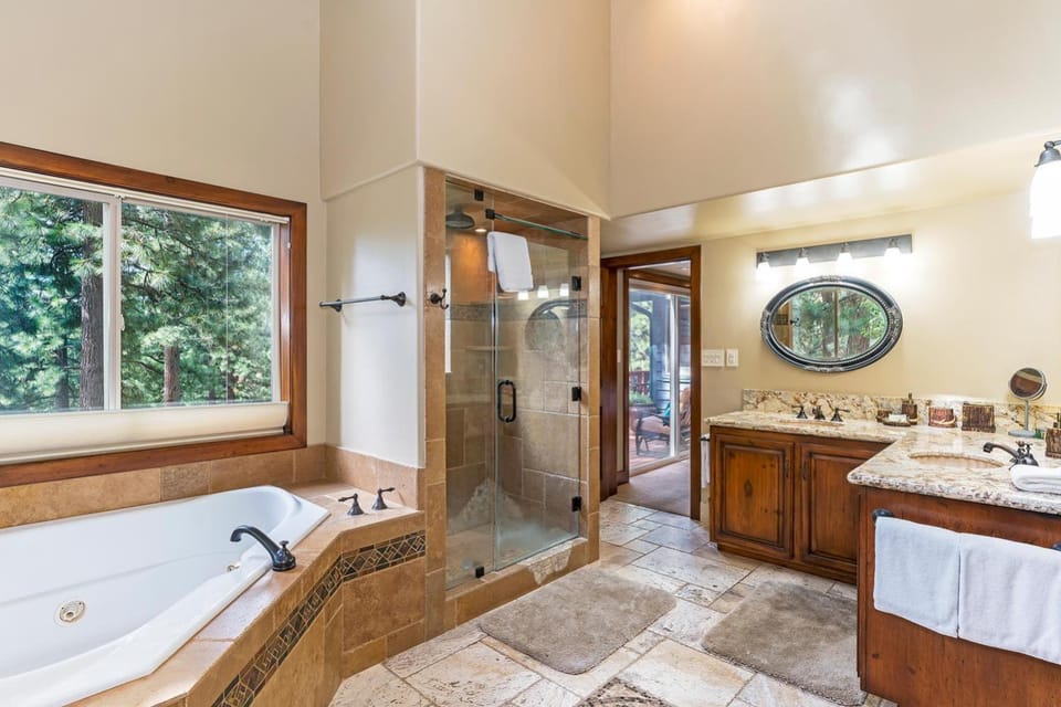 585 Knotty Pine - Gorgoeous Moutain Home House in Incline Village