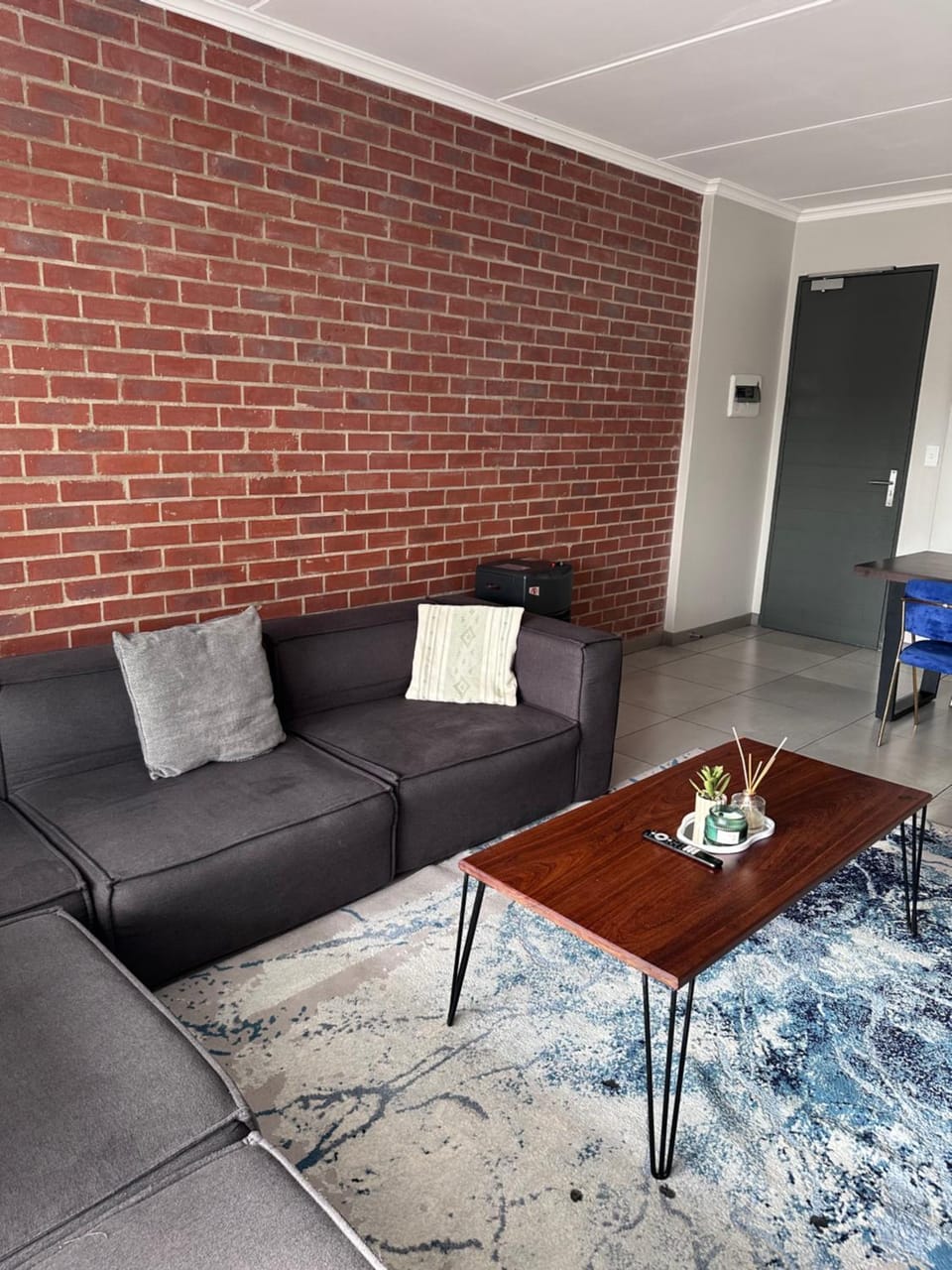 Large 3 Bedroom Apartment in Midrand, Waterfall City - More space than a hotel room - Ideal for families, groups and work trips - 15 Elizabeth Place Apartment in Sandton