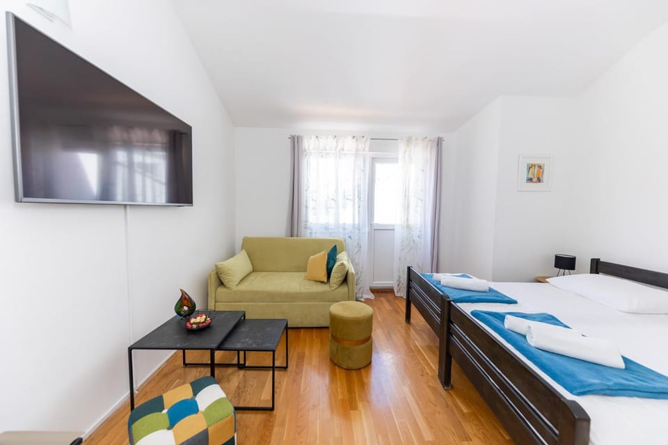 Communal lounge/ TV room, Bed