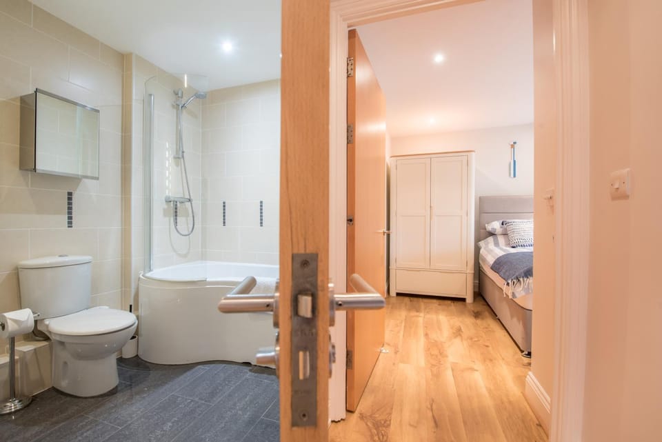 Toilet, Bathroom, Bath