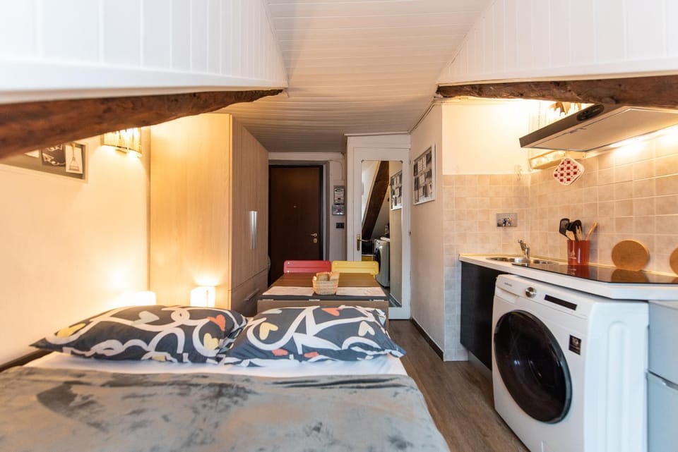 Photo of the whole room, Bedroom, Lunch, Dinner, internet, stove, kitchen