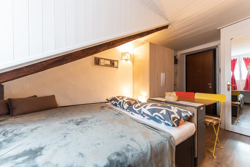 Bed, Bedroom