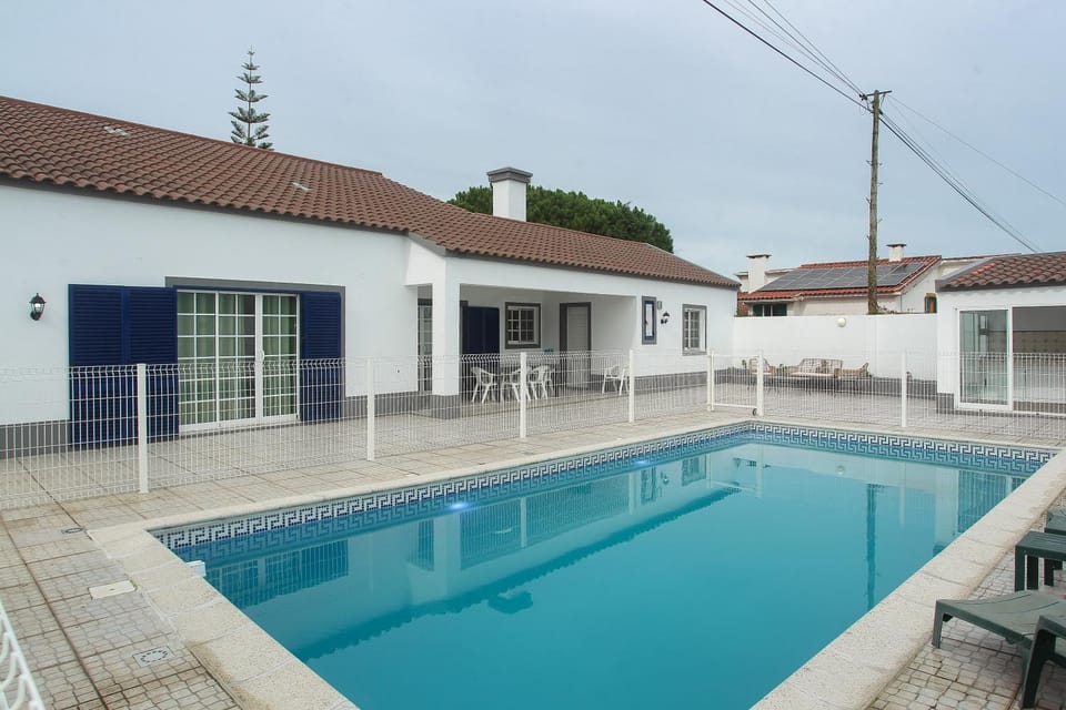 Swimming pool, Swimming pool