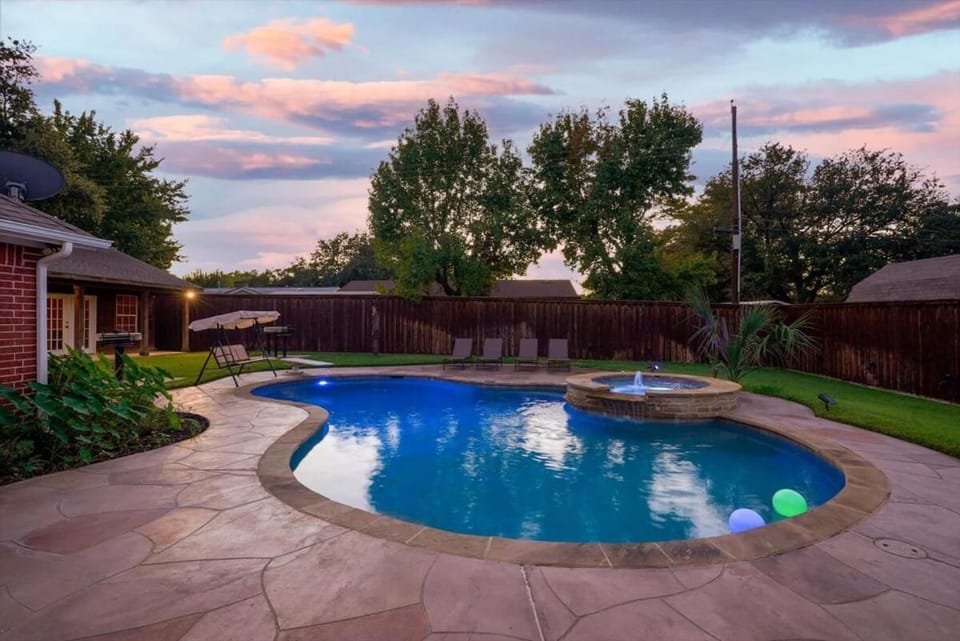 Property building, Day, Natural landscape, Garden, Garden view, Pool view, Swimming pool, sunbed