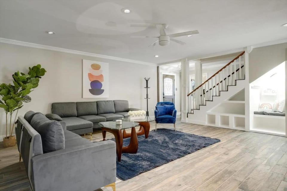 Sophisticated 5BR 2,5BA Holiday Villa - Pool Sauna Hot Tub House in Arlington