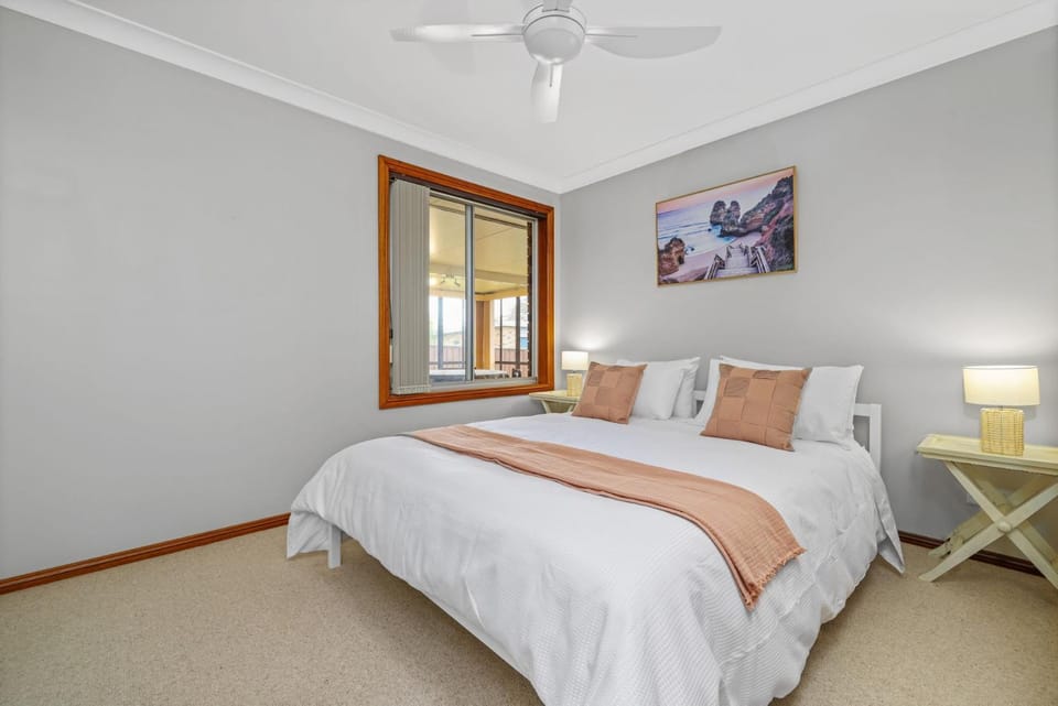 Ocean Breeze Vincentia by Book Jervis Bay House in Vincentia