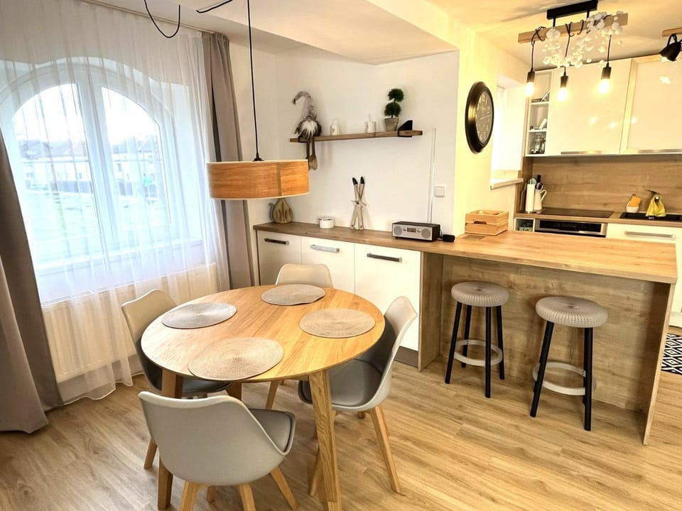 Communal lounge/ TV room, Kitchen or kitchenette, Seating area, Dining area, kitchen