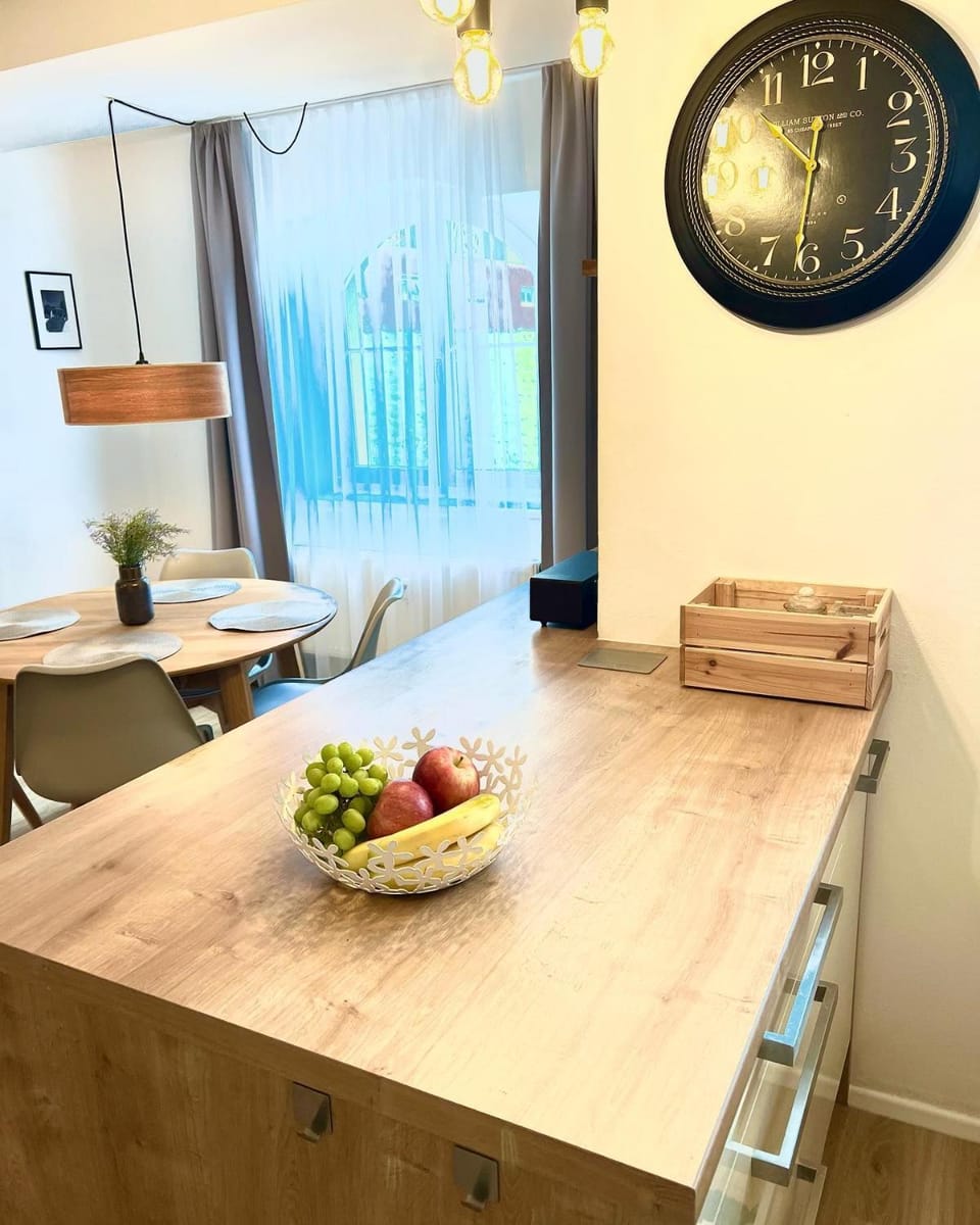 Kitchen or kitchenette, Dining area, kitchen