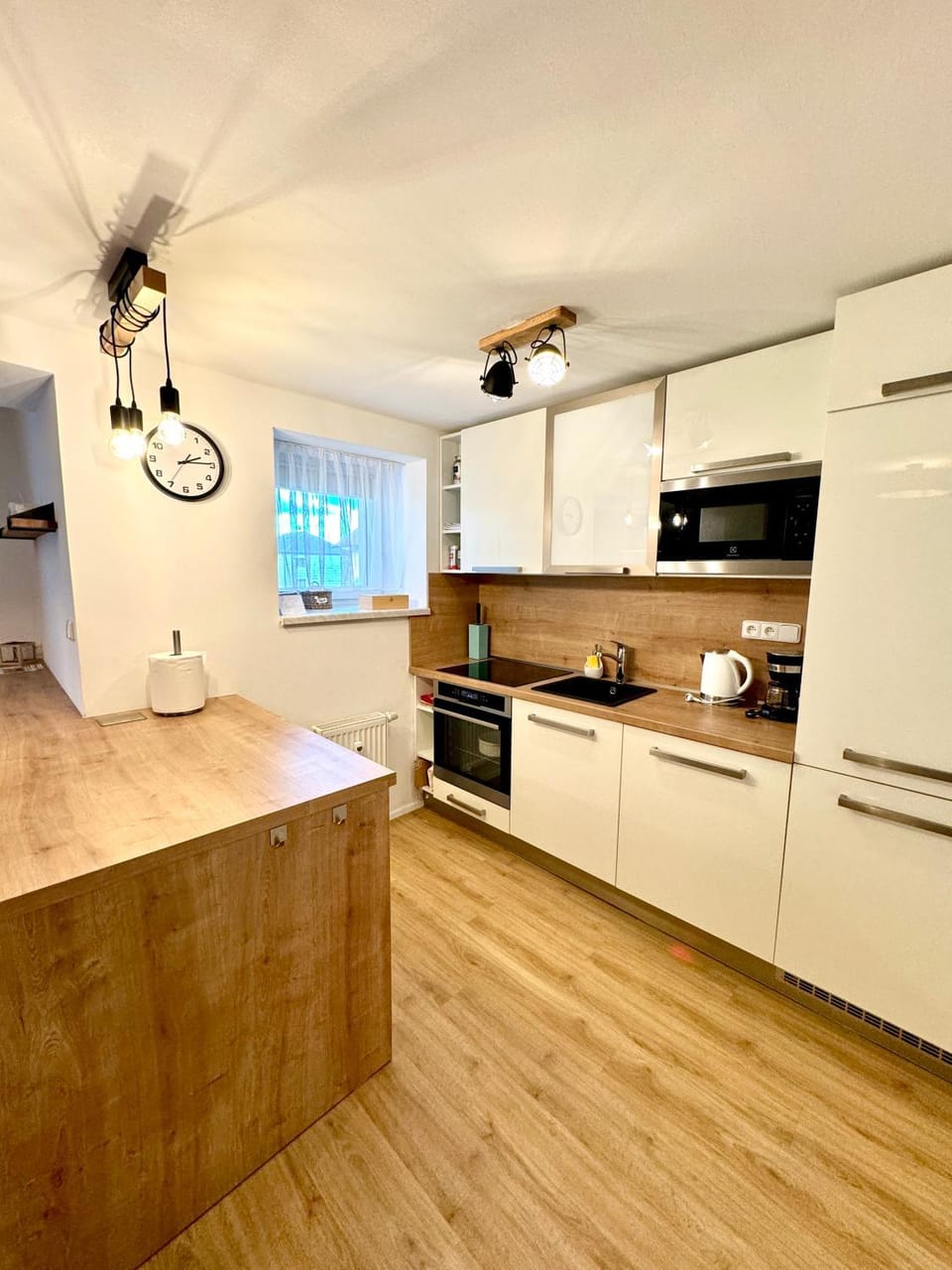 Kitchen or kitchenette, Communal kitchen, kitchen