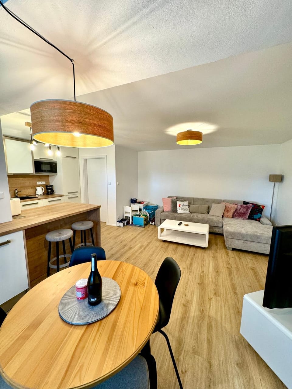 TV and multimedia, Living room, Food and drinks, Dining area, Kids's club, Food, Food, kitchen