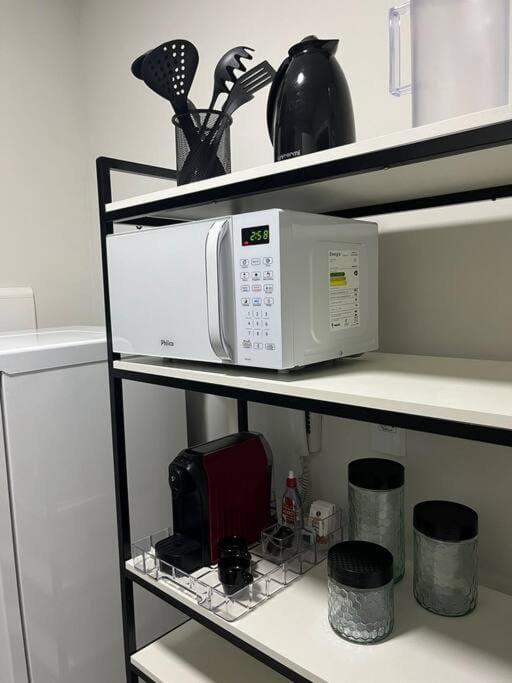 Kitchen or kitchenette, minibar