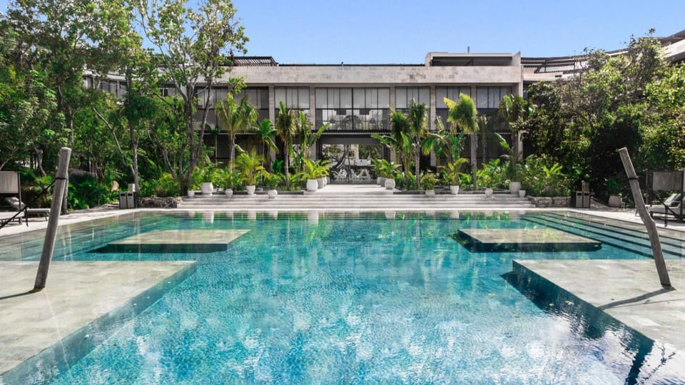 Swimming pool, Swimming pool