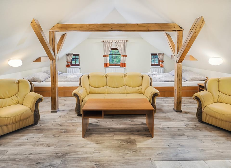 Bed, Living room