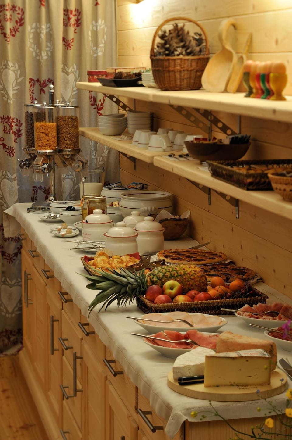 Restaurant/places to eat, Food and drinks, Food, Buffet breakfast