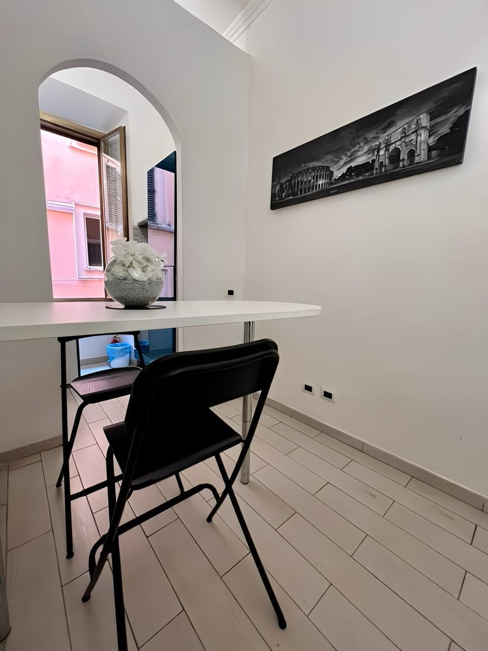 Seating area, Dining area