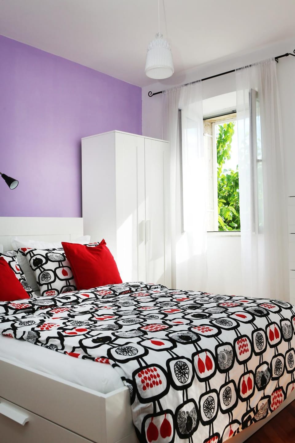 Bed, Photo of the whole room