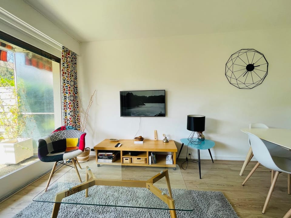 TV and multimedia, Living room, Dining area