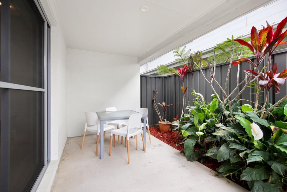 Garden, Kitchen or kitchenette, Lounge or bar