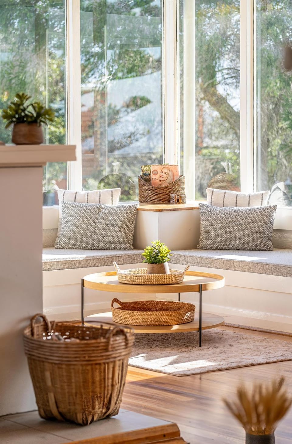 Living room, Seating area