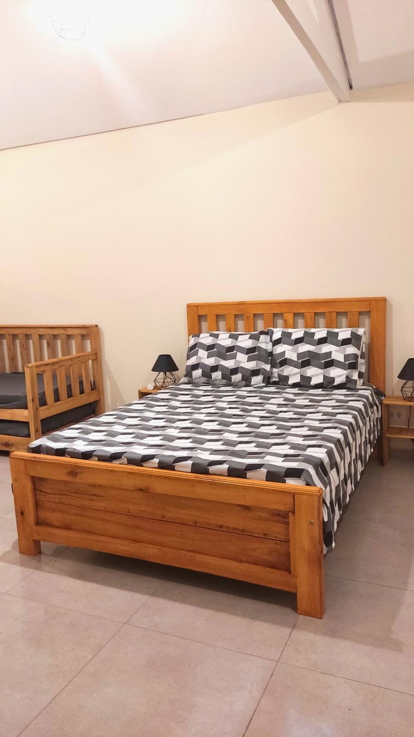 Bed, Photo of the whole room, Bedroom