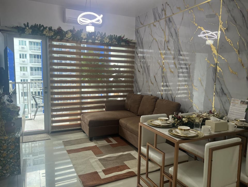 2BR Staycation in front of MOA Near Aiports Entertainment City Ayala Malls Parqal Worldtrade Center PICC Starcity SEA ESCAPE BLISS Apartment hotel in Pasay