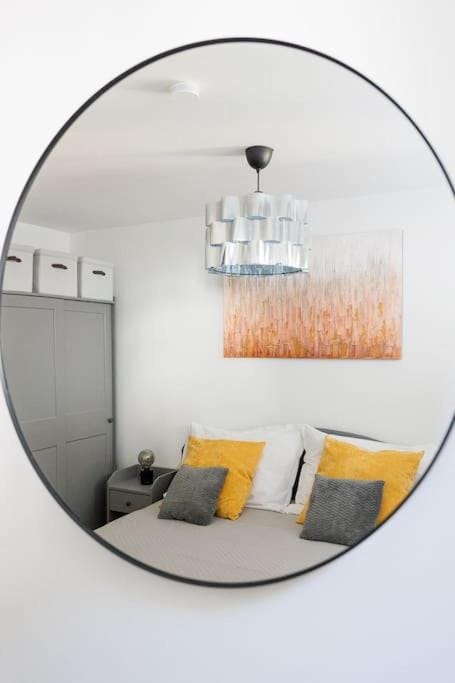 NEW! Convenient ViennaLove Apartment WienMeidling Apartment in Vienna