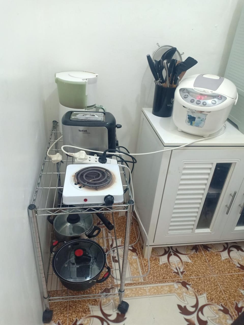 Kitchen or kitchenette, toaster