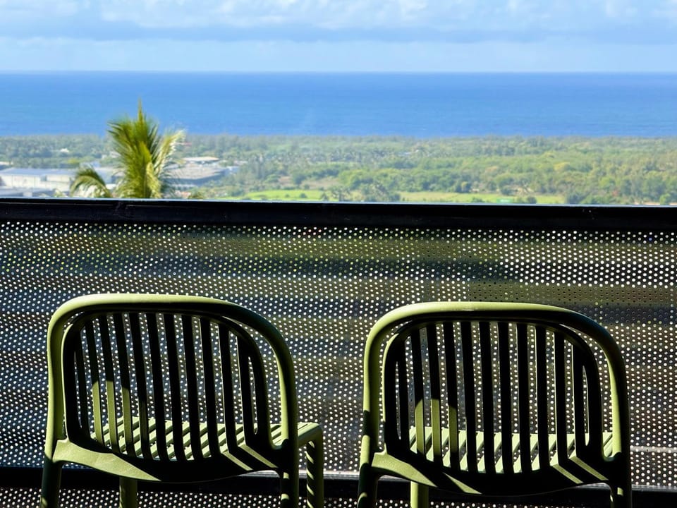 View (from property/room), Balcony/Terrace, City view, Landmark view, Sea view