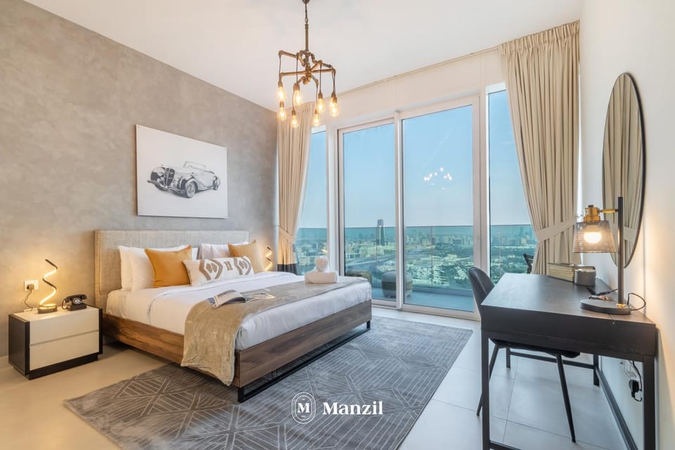 Bed, View (from property/room), Bedroom, City view, Landmark view