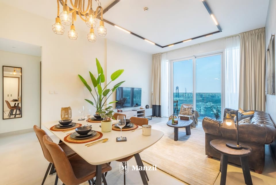 TV and multimedia, View (from property/room), Balcony/Terrace, Living room, Dining area, City view