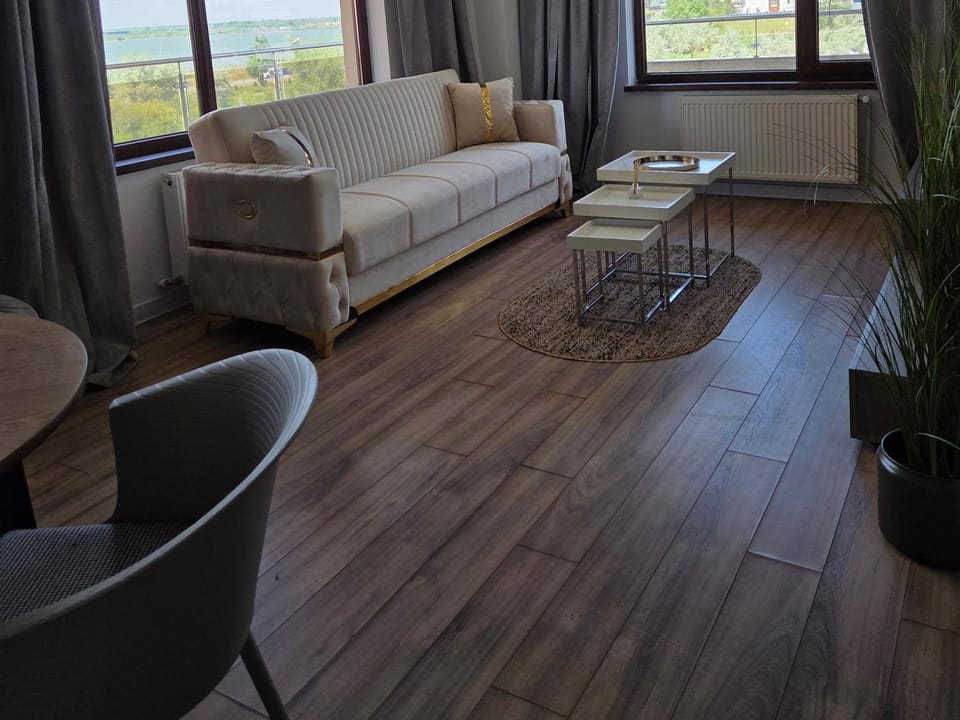 Belle Sea View Apartment Mamaia Apartment in Constanta