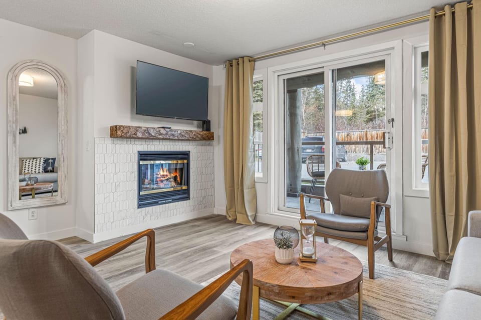 TV and multimedia, Living room, Seating area