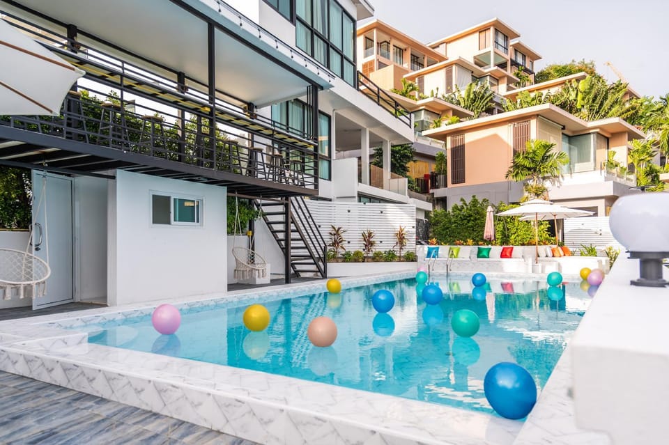 Mr Oh's Seaview House Phuket AoYon House in Wichit