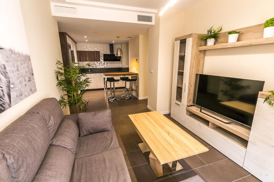 Communal lounge/ TV room, TV and multimedia, Kitchen or kitchenette, Living room, Seating area, Dining area