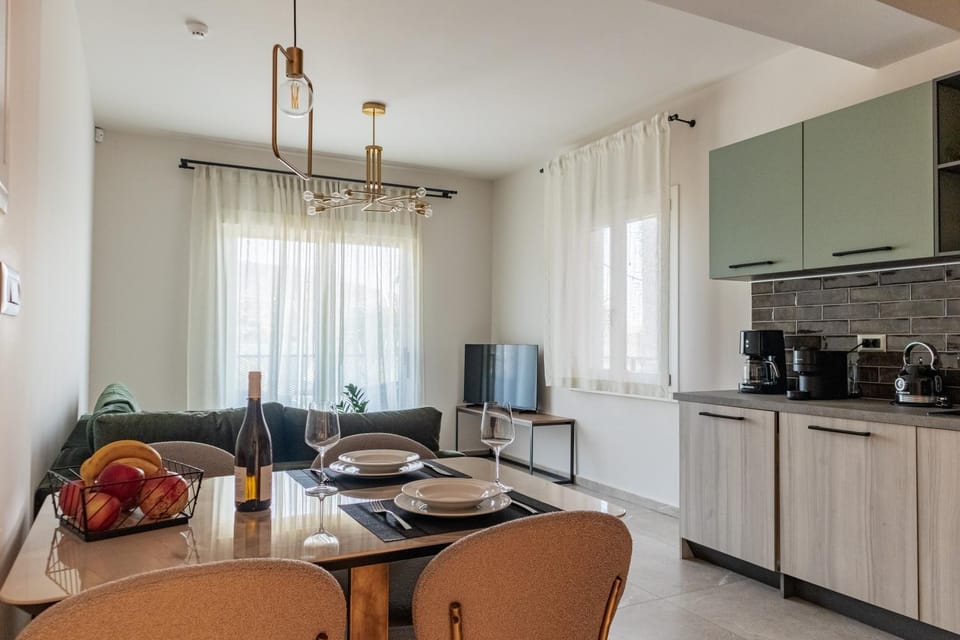Kitchen or kitchenette, Living room