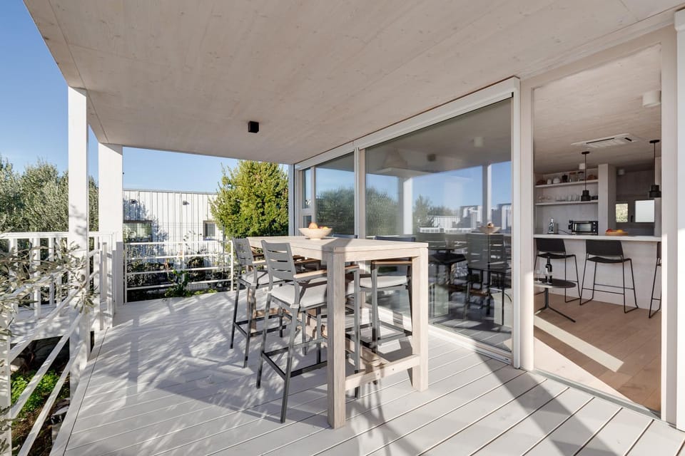 Property building, Breakfast