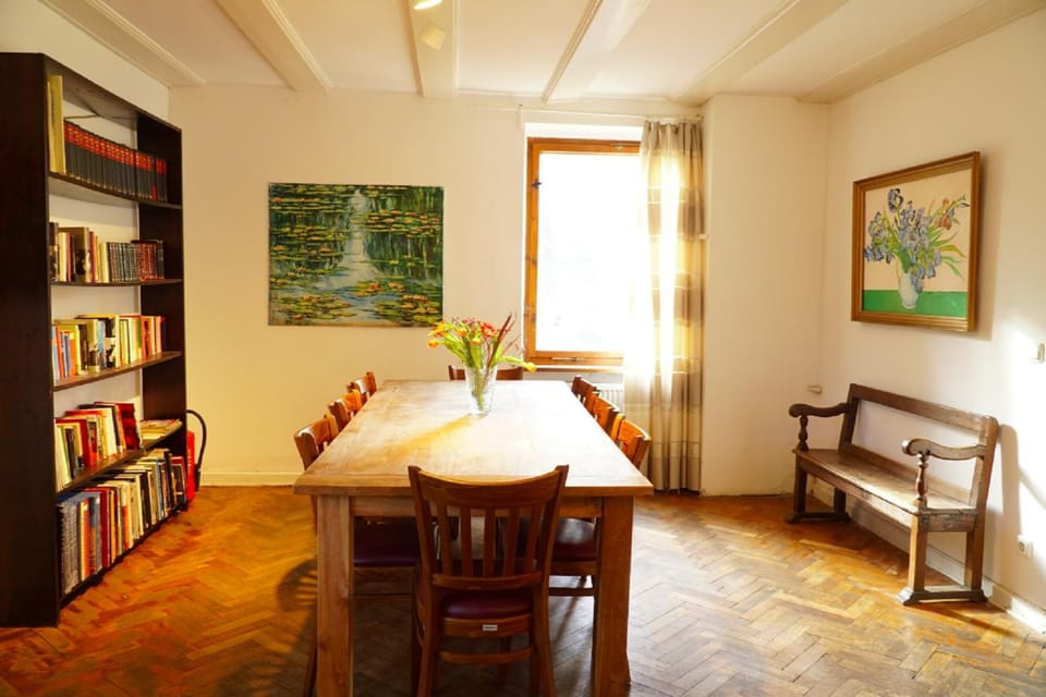 Communal lounge/ TV room