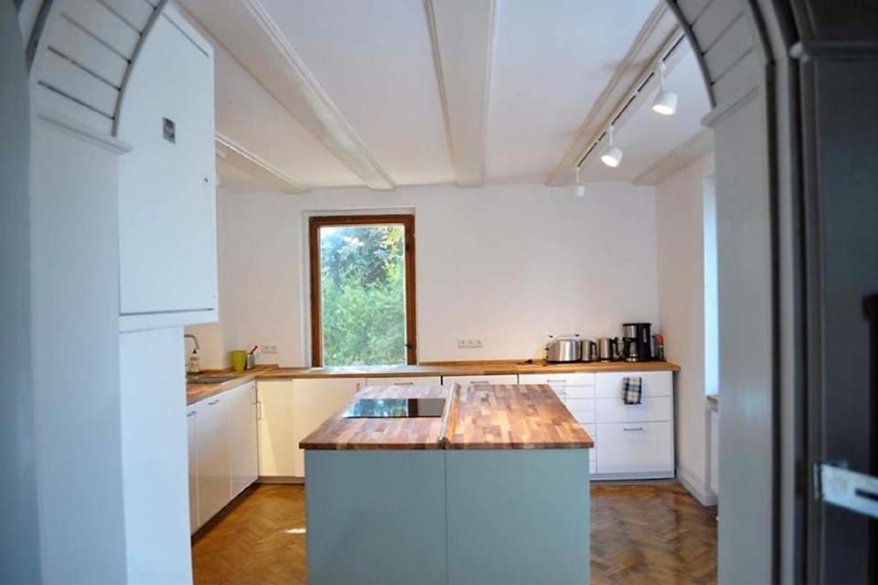Kitchen or kitchenette, kitchen