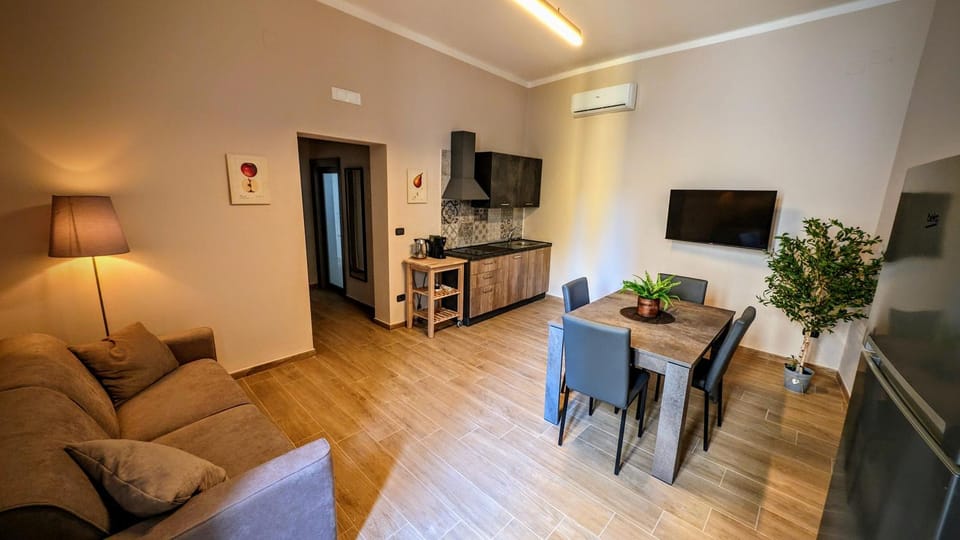 TV and multimedia, Living room, Seating area, air conditioner