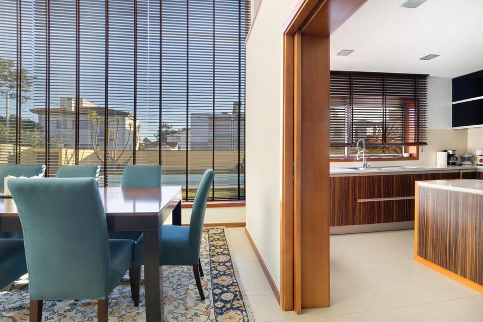 Property building, Kitchen or kitchenette, Living room