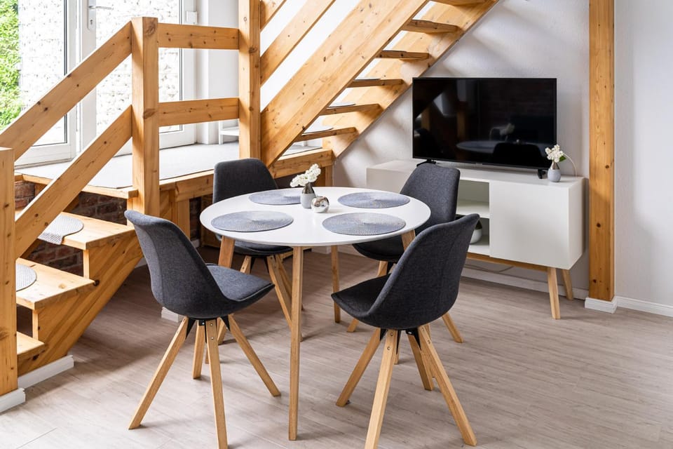 Communal lounge/ TV room, Living room, Seating area, Dining area