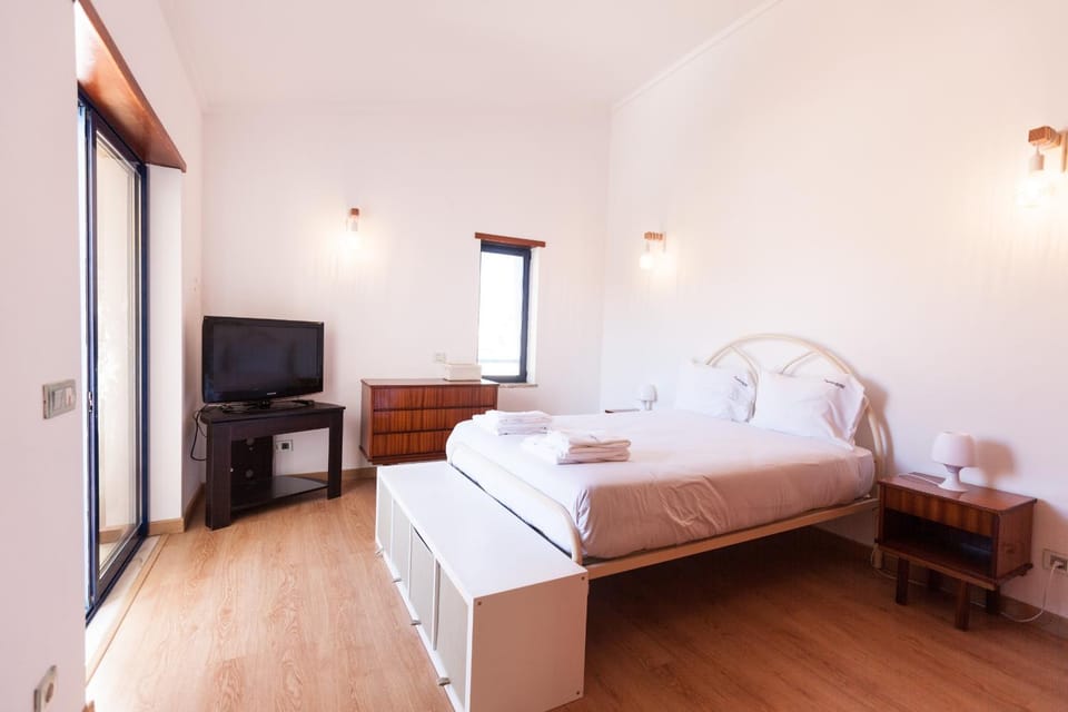 FLH Caparica Town House with Pool House in Costa da Caparica