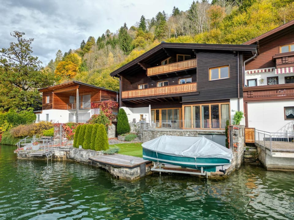Property building, Lake view